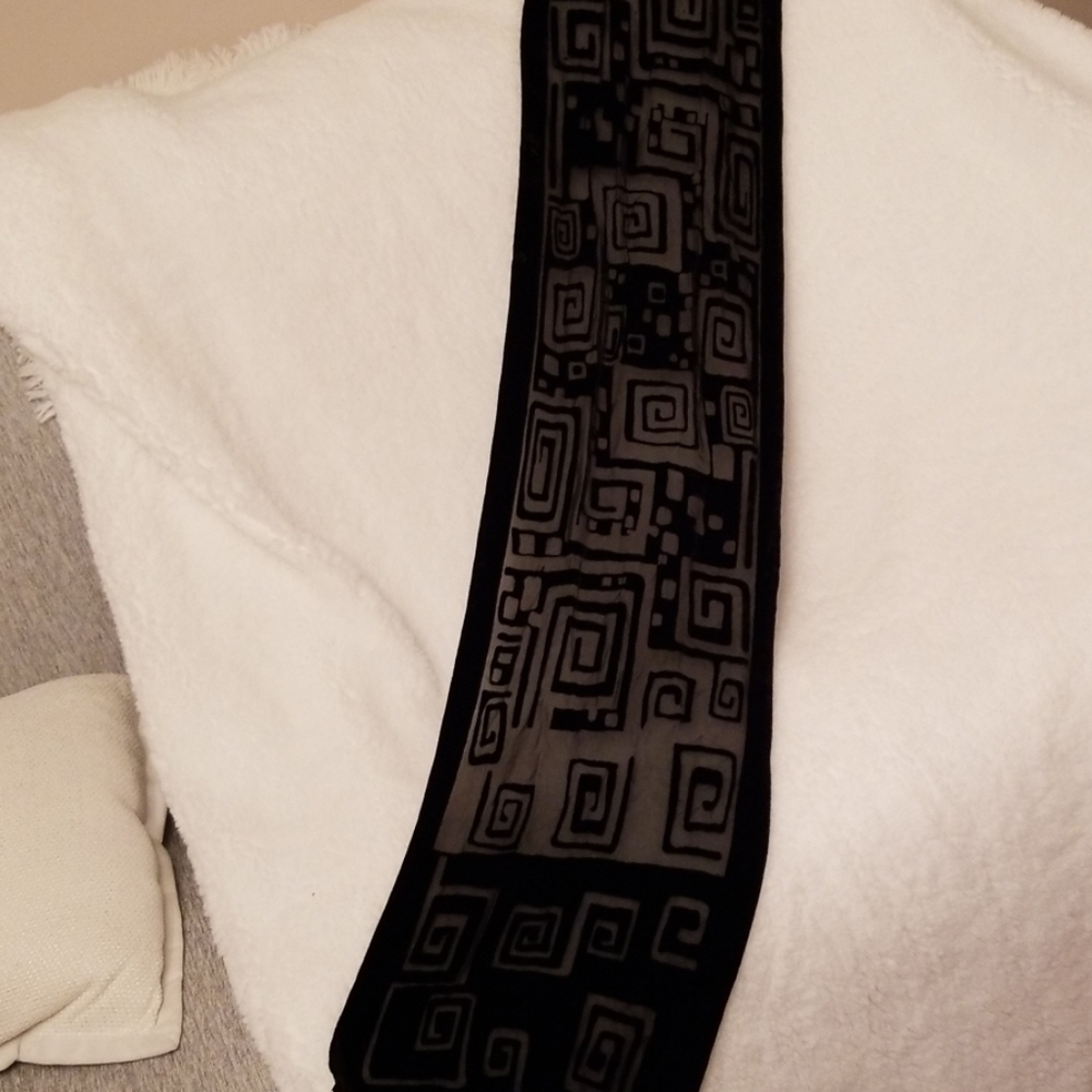 Black Geometric silk and Viscose/velvet